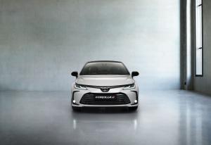 Toyota Corolla Hybrid Sedan GR Sport 2020 года  (EU)